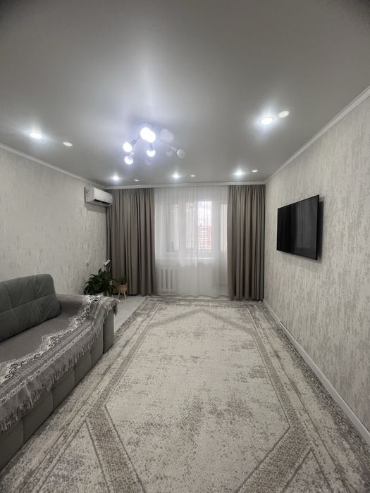 2-х комн квартира в мкрн Строитель