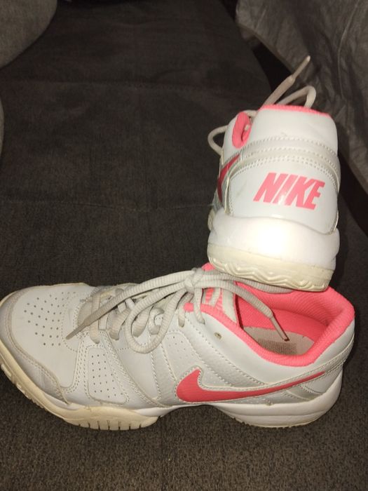 Маратонки Nike р-р 36.5