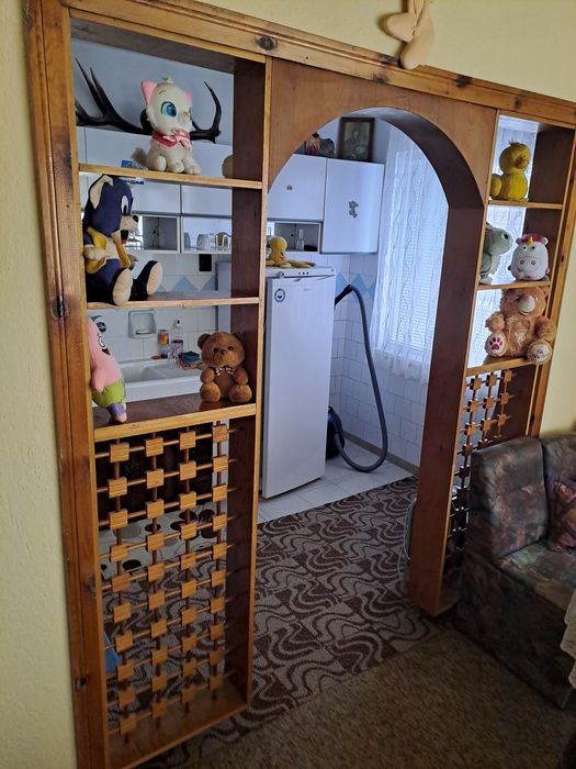 Холна секция, свод и кухненски шкафове.