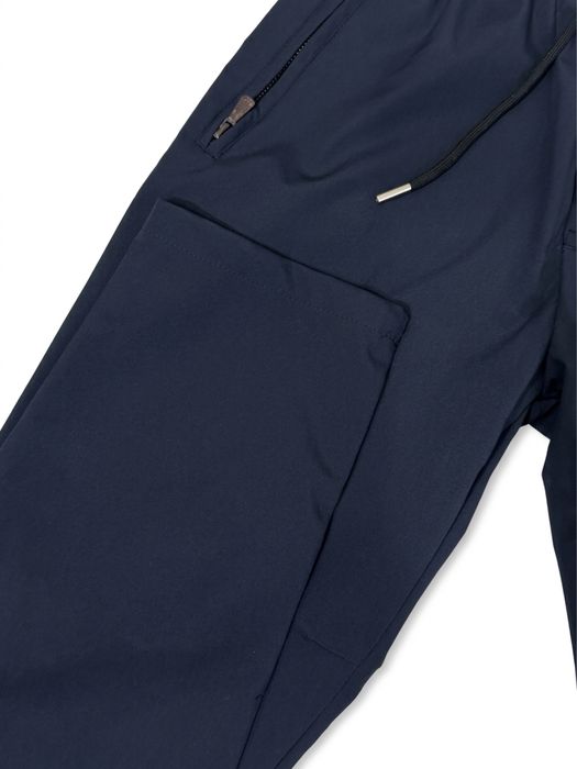 Продам Спортивный костюм