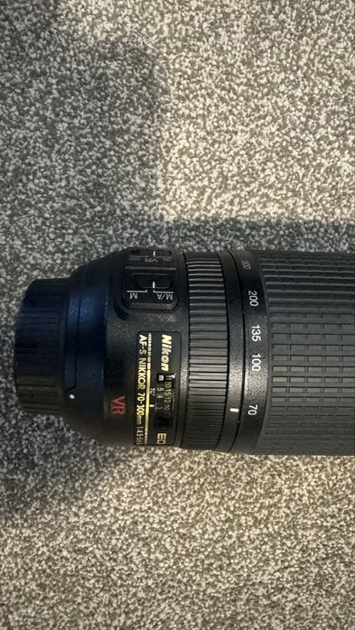 Nikon D7100 (10.000 sh)+ obiective + blitz + accesorii – stare f bună