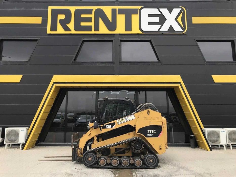 Мини челни товарачи Cat 277C 4200кг.