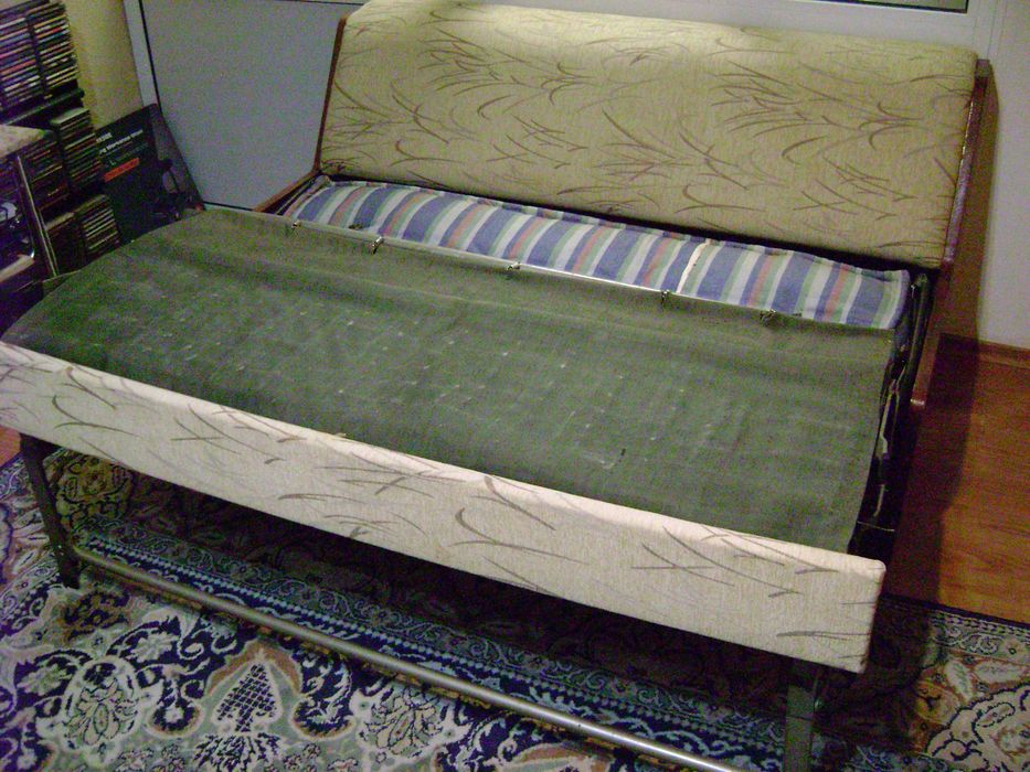 Разтегателен диван 150/90/80 Български масивен.