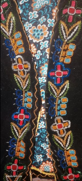 Vestă /bundă / laibăr traditional, cusut manual margele