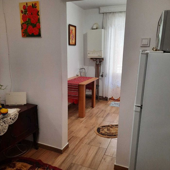 Apartament 3 camere decomandat, etaj 1