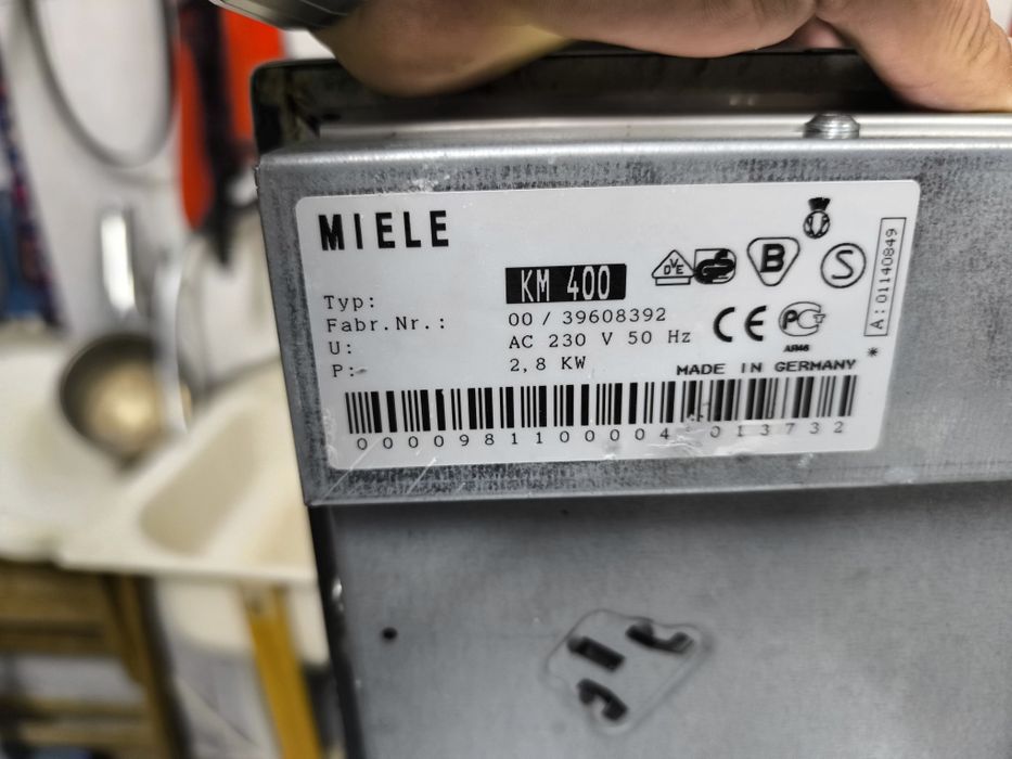 Керамичен плот Miele KM400