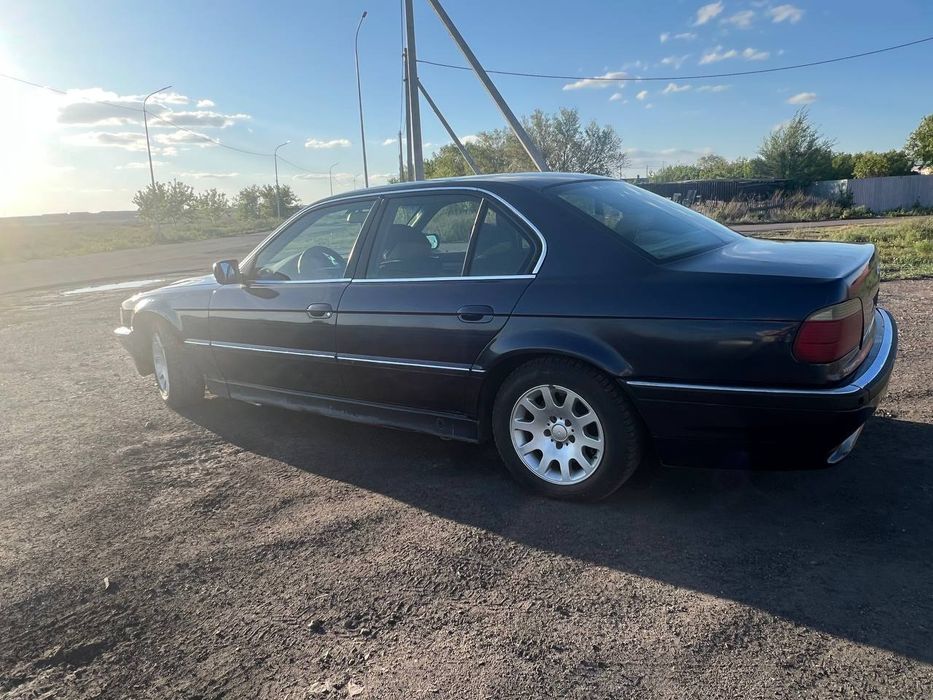 BMW 728 I (Синий Металлик)