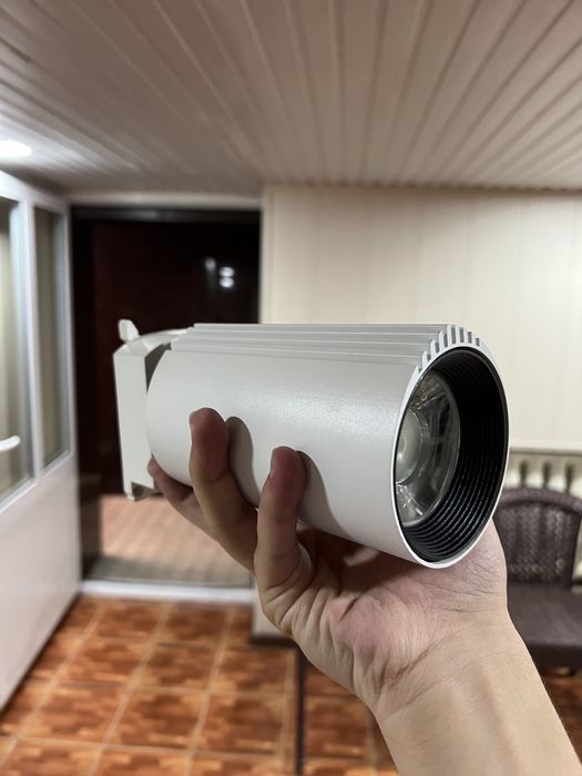 Продаются направляющие лампы для дома, офиса или магазина