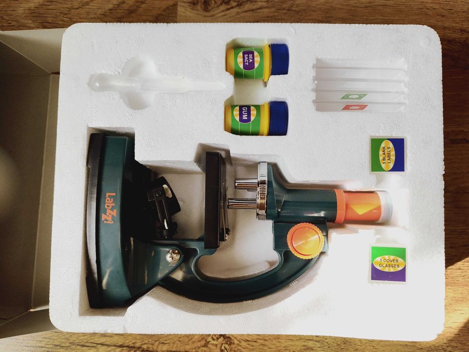 Образователен микроскоп