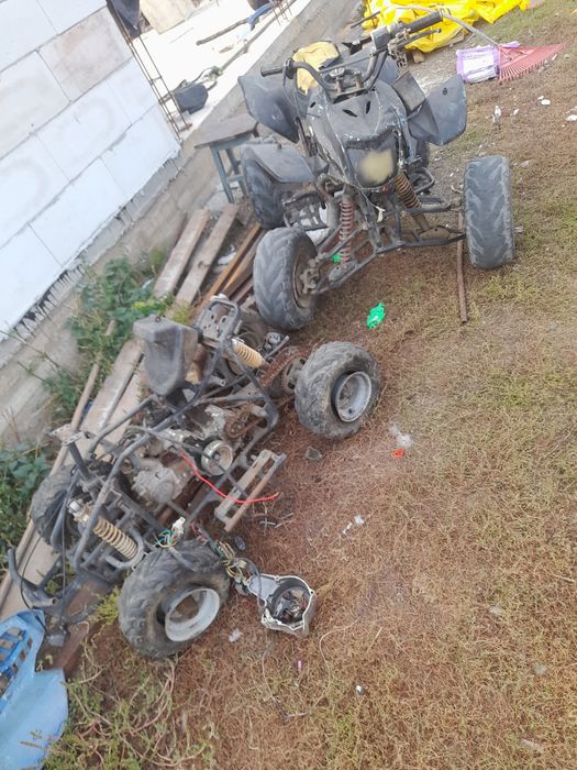 De vânzare 2 atv-uri