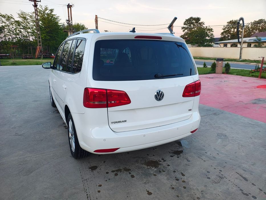 Volskwagen Touran istoric reprezentanta