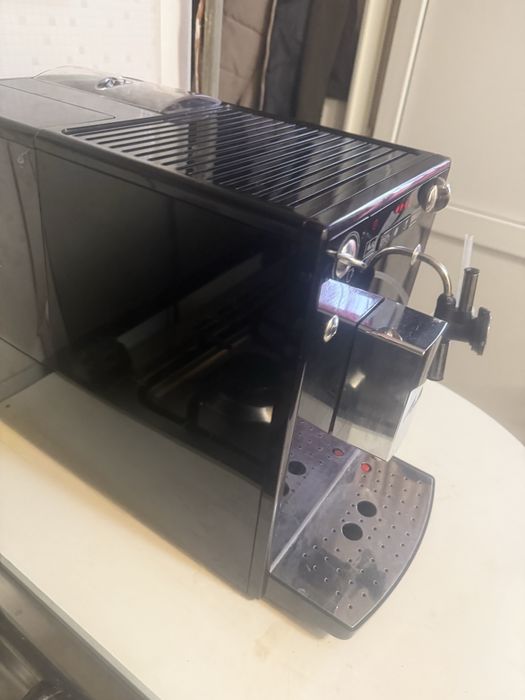 Espressor cafea melitta  caffeo solo & perfect milk impecabil