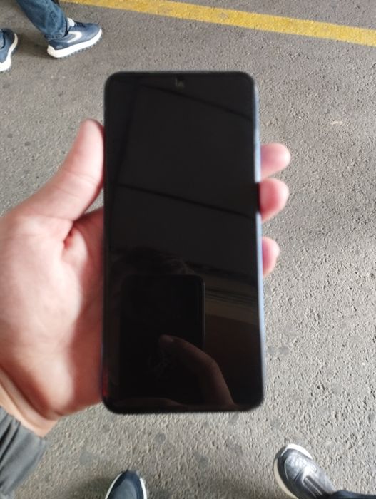 Redmi note 11 holati yaxshi ekran almashgan