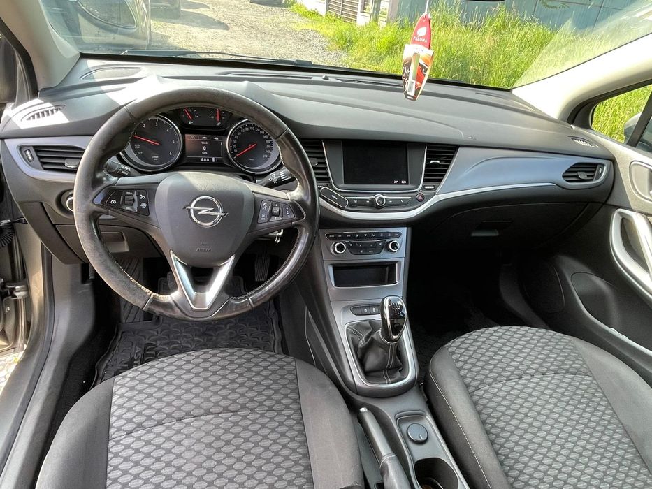 Vând sau schimb Opel Astra k 1 5 diesel cu Logan sau Sandero pe benzină sau gaz