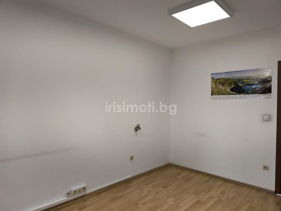 Дава се под наем Офис в София, Лагера - 152 кв.м за 1000 € - Снимка #11