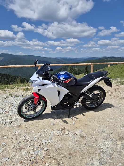 Honda cbr250r din 2012, modelul cu abs