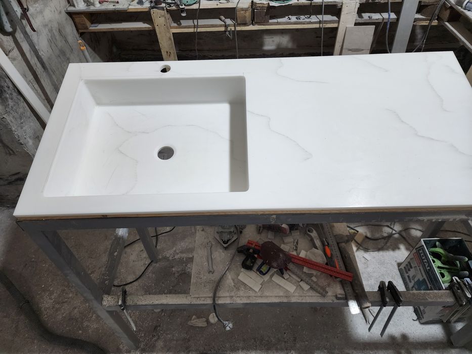 Умывальник из искусственного камня