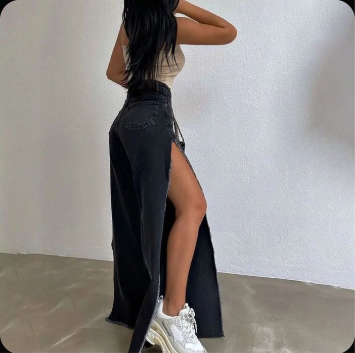 Джинсы с прорезями