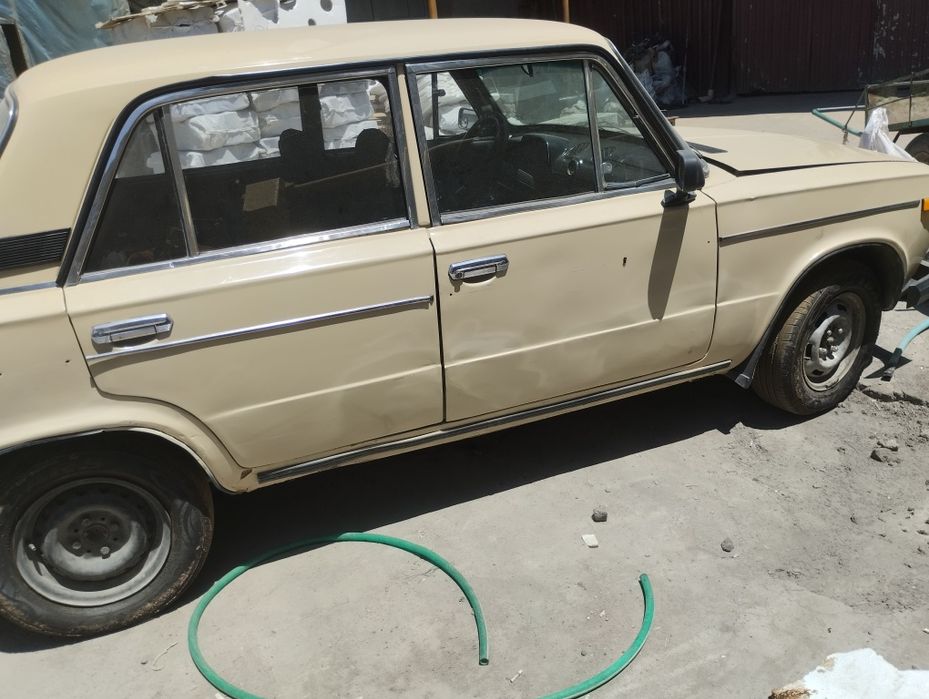 Vaz 2106 mashina sotiladi