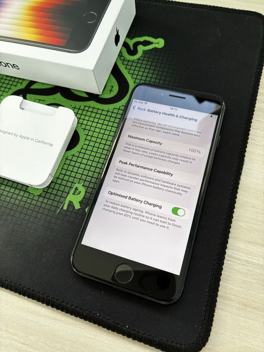 iPhone SE 2022 чисто нов!