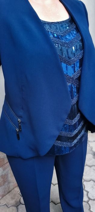 vand costumas de gala