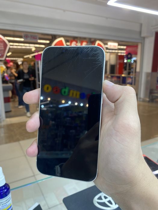 Продам айфон 13 в отличном состояний