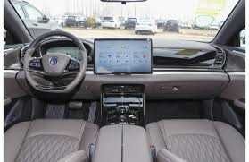 BYD Han 2025 — 3