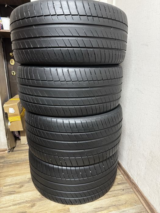 Шины Kapsen  зад 325/30 R21  перед 285/35 R21