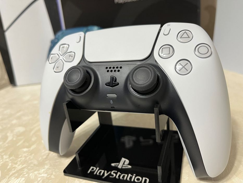 Продам PlayStation 5 Digital Edition (1TB)