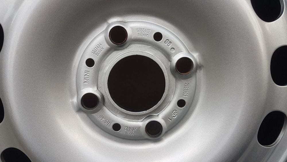 Mini Cooper janre cu anvelope de iarna 175/65/r15