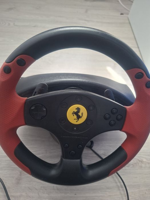 Volan Thrustmaster Ferrari Racing Wheel Red Legend Edition + pedale