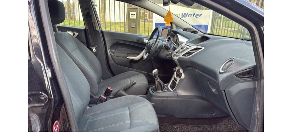 Ford fiesta titanium