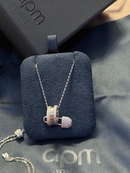 Colier apm MONACO ajustabil cu pandantiv tip „Safety Pin”