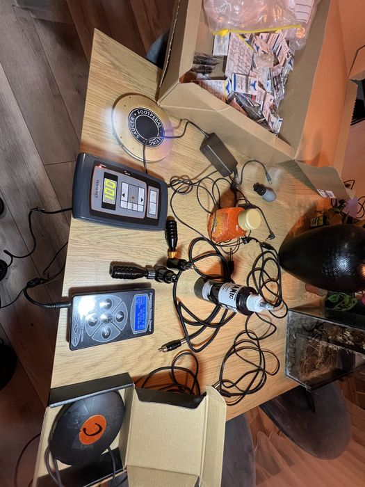 Masina de tatuat + kit