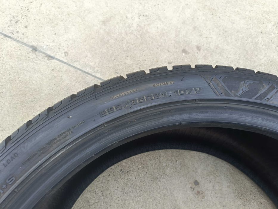 O anvelopa de iarna 295 35 21 Goodyear UltraGrip Performance 7,8 mm