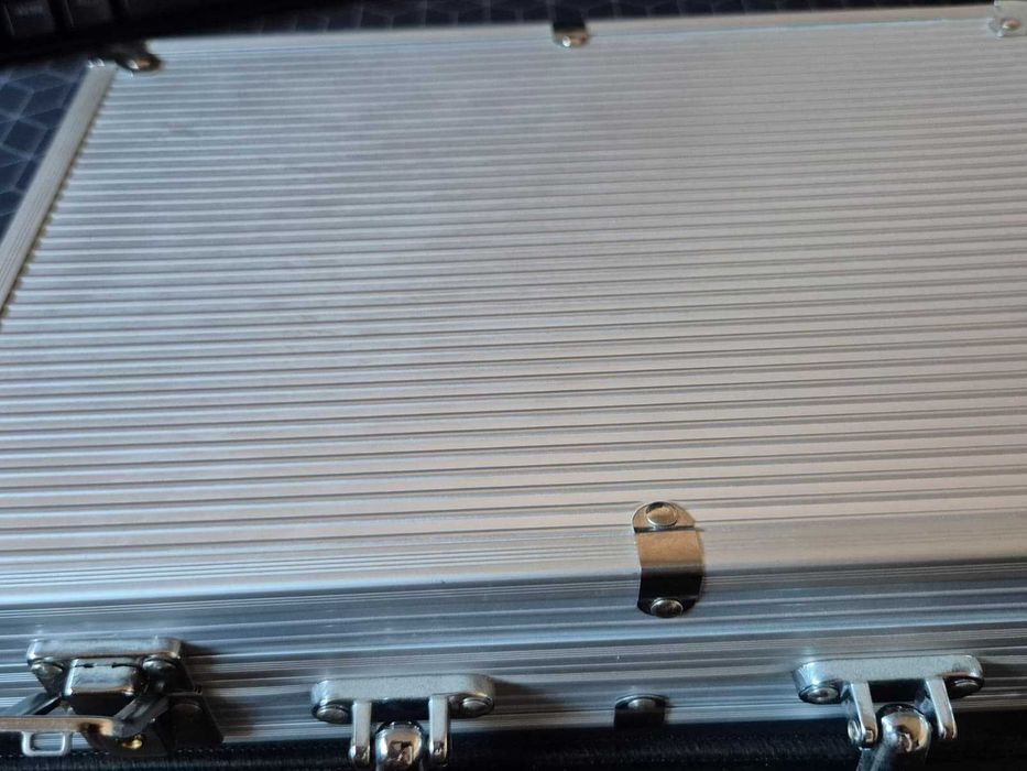 Set Complet Poker în Servieta de Transport | Chips, Zaruri