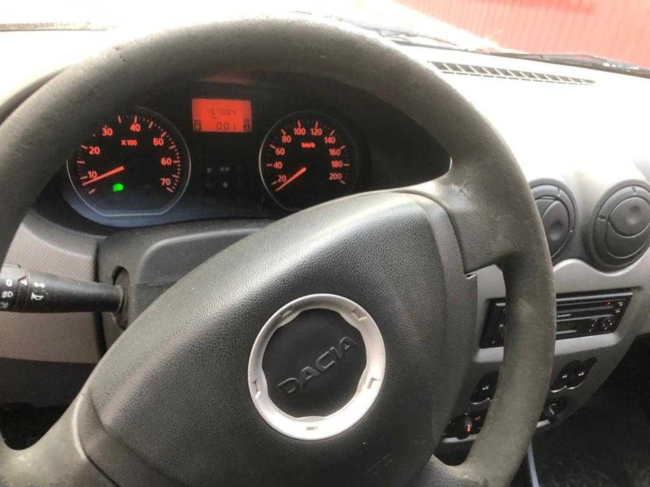 Dezmembrez Dacia Sandero 1.6 benzina 2008