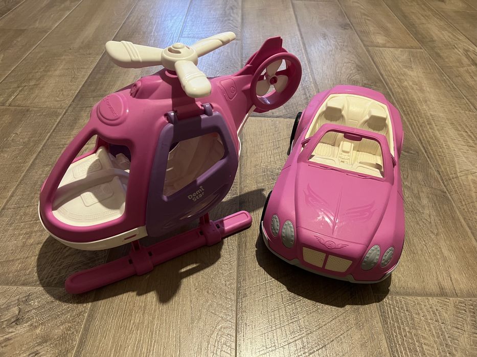 Вертолет и машина для барби