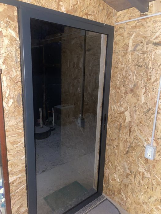 Usi glisante din aluminiu