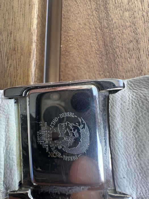 Бял часовник diesel