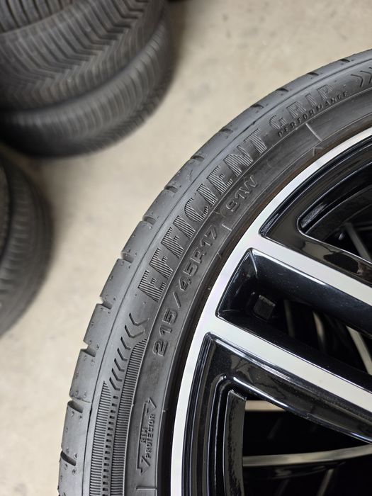 4 Броя 215/45/17 Goodyear 2x7,2mm 2x6mm