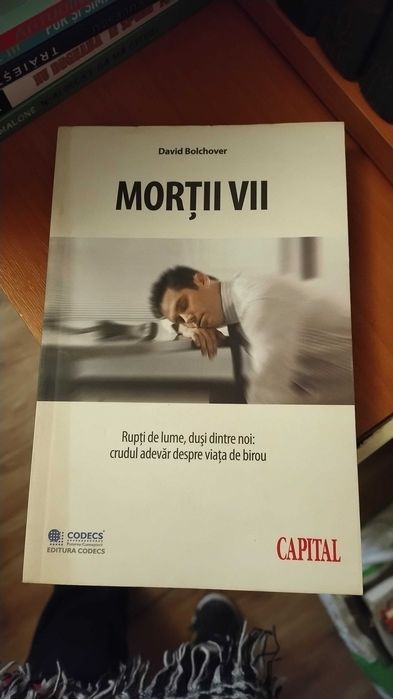 Vând cărți la 10 lei