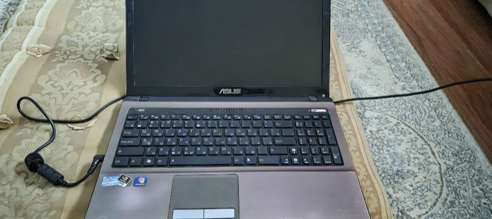 Продам ASUS Core i3 / GeForce 2GB / SSD / Windows 10