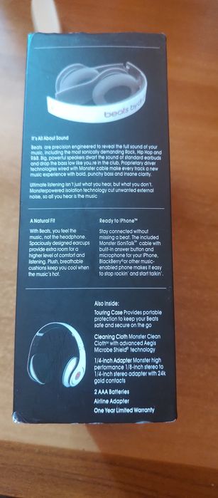 By dr dre, în cutia originala