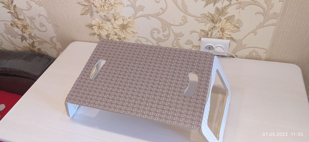 Столик  для ноутбука