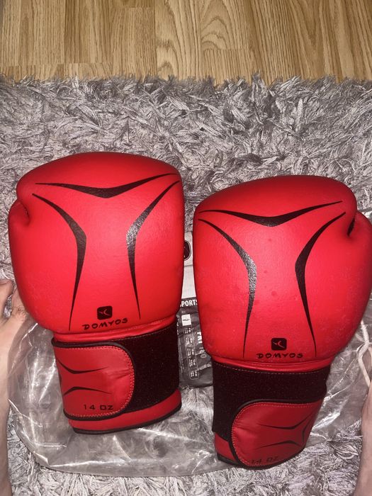 Mănuși + fașe BOX 14 oz Domynos și Venum