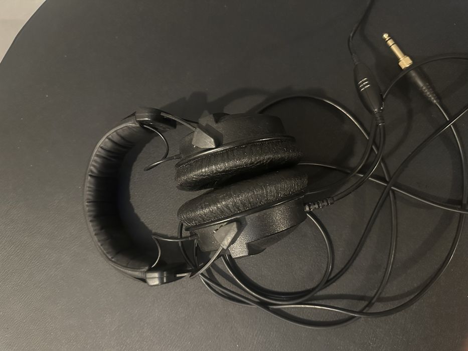 Casti Beyerdynamic DT 770 M