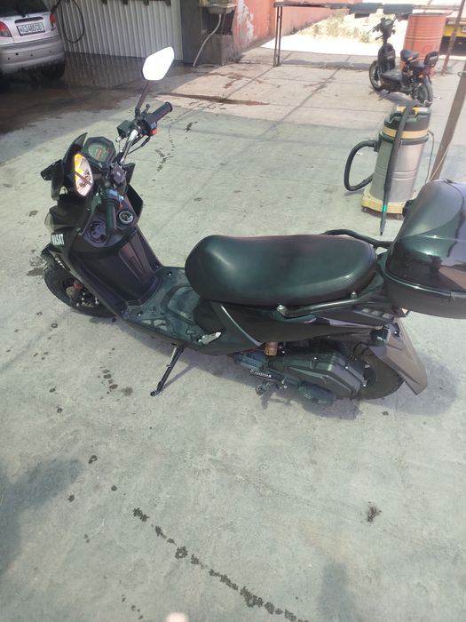 Samuray benzinli skuter sotiladi tank skiterlardi bemalol yutadi