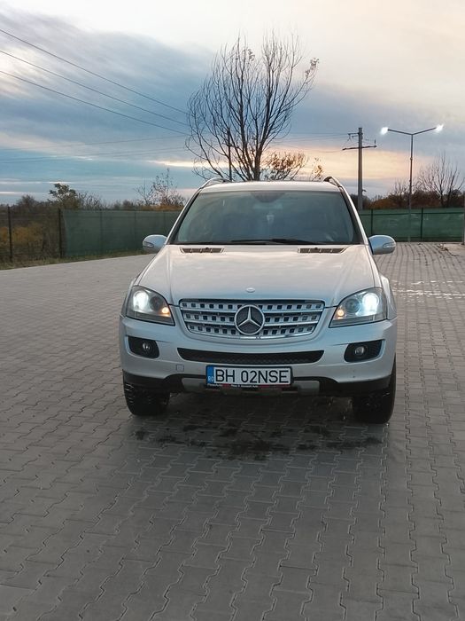 Mercedes ML 320 vând urgent