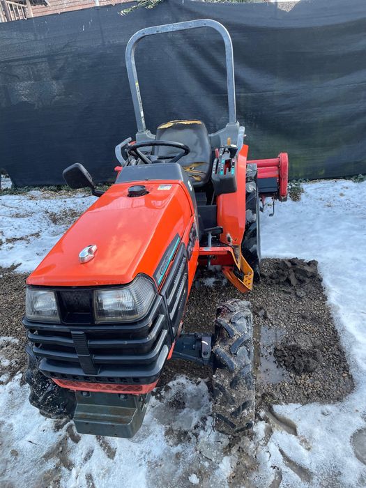 Vand tractor japonez Kubota GB 200 4x4